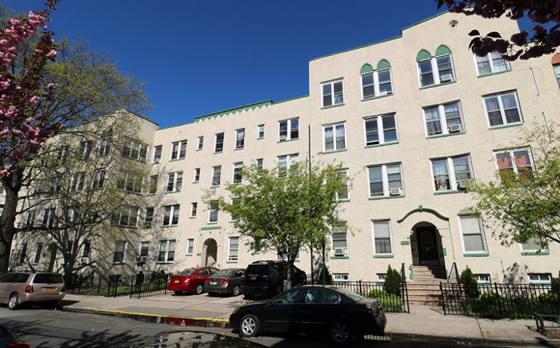 Astoria Apartments Sold at Upper Manhattan Prices – ConnectCRE